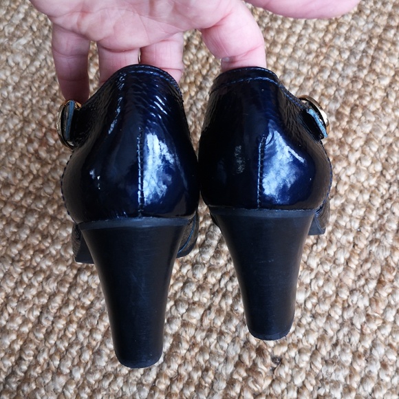 Bos & Co strappy heels - Picture 7 of 13